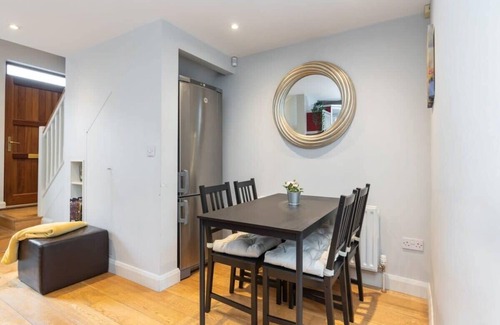 Portobello House | Central Location 2 Bedroom 2 Bathroom Fast WIFI
