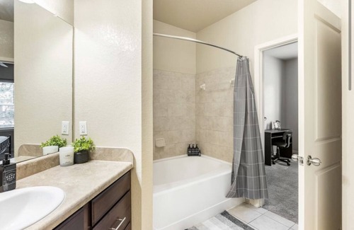 Southpoint Apartment | Central location-Pool&Hot Tub Near Beach and Mayo Clinic