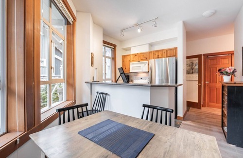 Whistler Condo | Central location spacious 2 BDR | BBQ | Pet friendly | Free parking