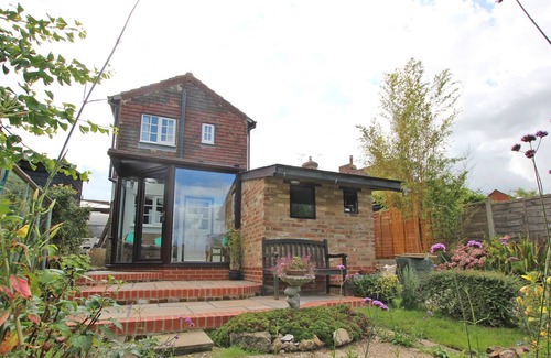 Kennington House | Central Location With Town Amenities Yet Great Access To The Countryside