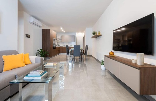 Birkirkara Apartment | ★ Central LUX Apartment w/HEATED POOL & terrace ⮕
