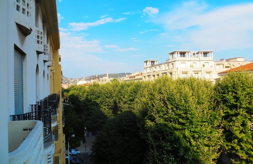Musicians Quarter Apartment | Central Luxury On Prestigious Bd Victor.hugo (2min Walk Pedestrian Zone & Beach)