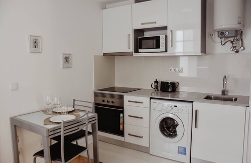 Coimbra City Centre Apartment | Central, modern and bright apartment (self check in)