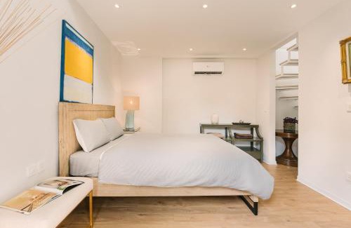 Hai Ba Trung Apartment | Central Modern Apt Big Group
