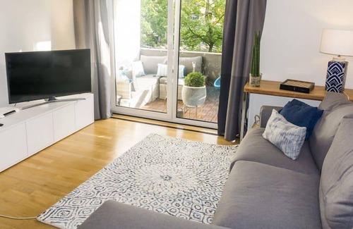 Dreimuhlen Apartment | Central - Modern - Chic - Central one room apartment with balcony
