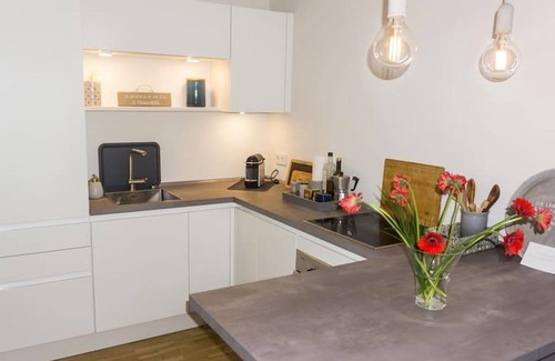 Dreimuhlen Apartment | Central - Modern - Chic - Central one room apartment with balcony