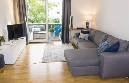 Dreimuhlen Apartment | Central - Modern - Chic - Central one room apartment with balcony