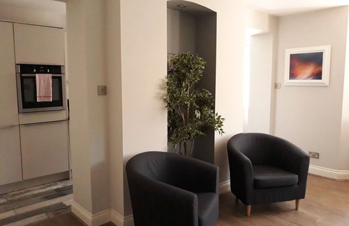 Leamington Spa Apartment | Central, Modern & Elegant Apartment