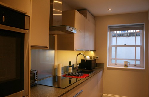 Leamington Spa Apartment | Central, Modern & Elegant Apartment