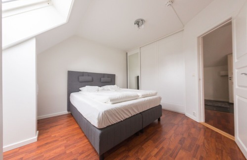 Alesund Apartment | Central modern penthouse apt w / parking incl.