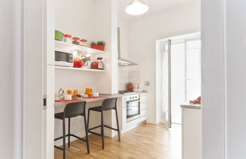 Appio Latino Apartment | Central, next to the Metro, overlooking the famous Appia Antica Park