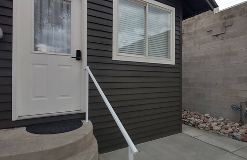 Delta House | Central Oasis on Main- private, quiet, walkable