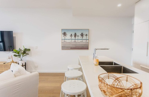 Ocean Grove Apartment | Central Ocean grove - 100m from the Shops