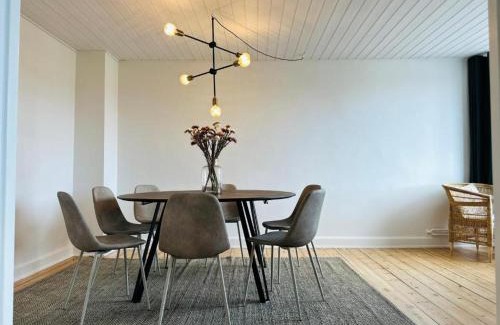 Vejle Apartment | Central og rummelig lejlighed i Vejle