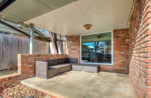 Central Oklahoma City House | Central OKC - Spacious home with pool, gym, pool table, and shuffleboard