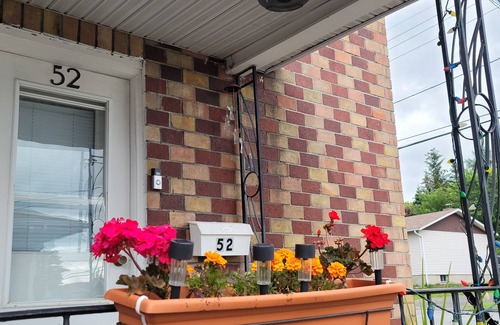 Edmundston Apartment | Central place, next to highway, smart tv+netflix+prime+wifi