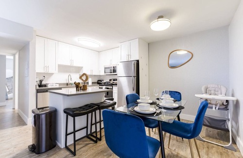 Beach Park Apartment | Central South Tampa | Walkable 2BR w/Pool Access