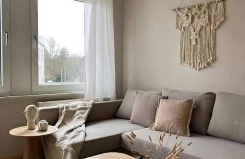 Frohnhausen Apartment | Central, spacious, close to the trade fair! BE2R