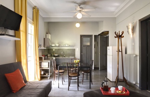 Pangrati Apartment | Central, Spacious, Pine Forest View
