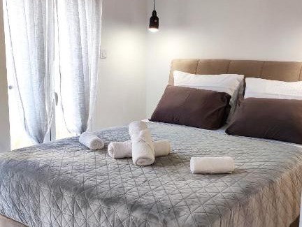 Athens Apartment | Central studio apartment by Anastasia