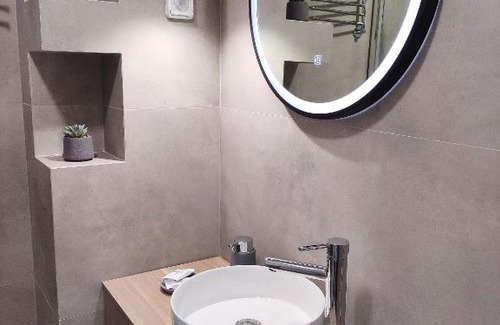 Athens Apartment | Central studio apartment by Anastasia