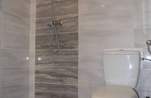 Belso-Ferencvaros Apartment | Central Studio, steps to Great Market, Gellert Bath & Corvinus University