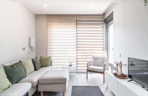 Lara Apartment | Central Studio w Balcony 10 min to Lara Beach