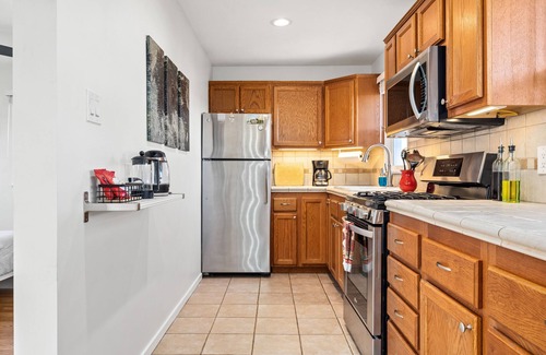 Circle Area Cottage | Centrally Located, 1-BR at Long Beach Casitas