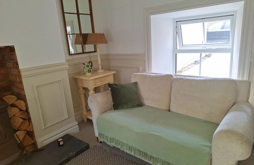 Raphoe House | Centrally located, 2 bedroom cottage style house