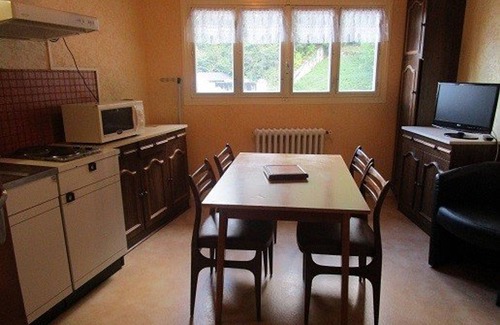 Cauterets Apartment | Centrally Located 2BR Apt with Free WiFi, Near Ski Lifts and Thermal Baths