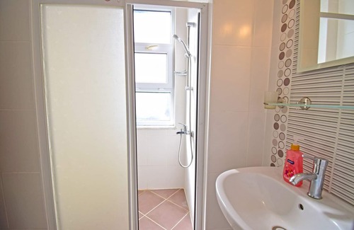 Hisaronu Apartment | Centrally located 3 bed 3 bath apartment with private roof terraces. FREE WIFI