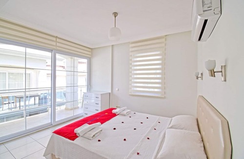 Hisaronu Apartment | Centrally located 3 bed 3 bath apartment with FREE WIFI