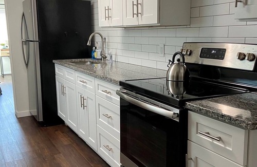 Southgate House | Centrally located! 6 miles to Siesta and St. Armands. 2 miles to downtown.