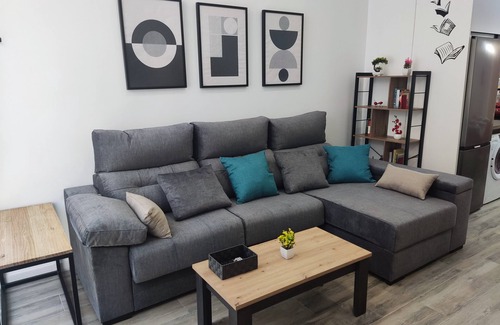 Ciudad Jardin Apartment | Centrally located, at street level and next to bus and train stations.