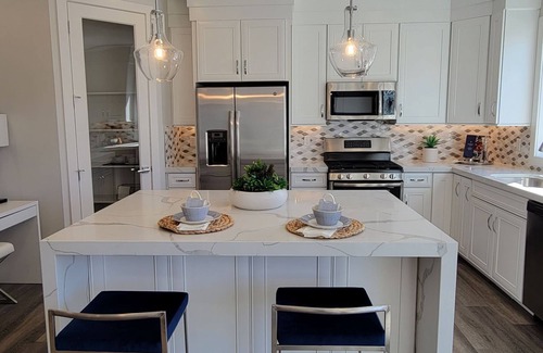 Bluffdale House | Centrally located at the point of the mountain