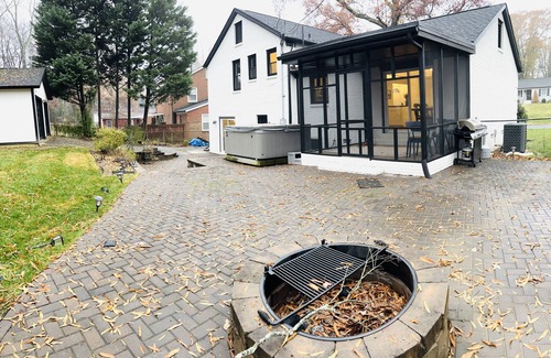Charlotte House | Centrally located Charlotte home w/hot tub.