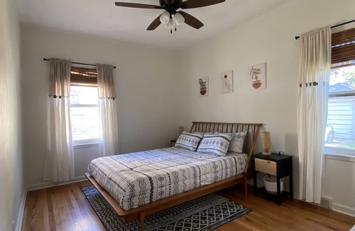 Lincoln House | Centrally Located Comfy beds 3Bds-2Bths