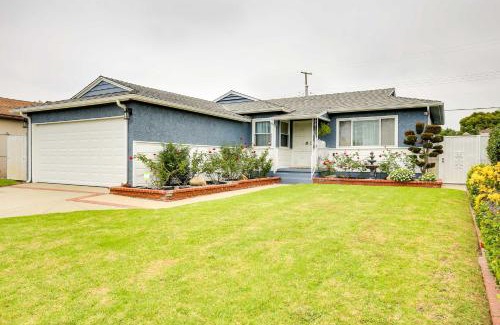 West Rancho Dominguez House | Centrally Located Compton Retreat Patio and Grills