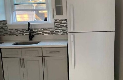 Carteret Apartment | Centrally Located: Easy NYC & NJ Access