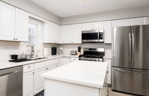 Minnetonka House | Centrally located home in Minnetonka with great outdoor space!