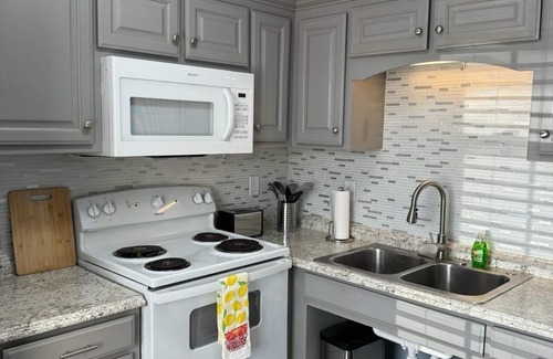 Shelbyville Apartment | Centrally located in Shelbyville, just 1/4 mile from the Horse Show Grounds.