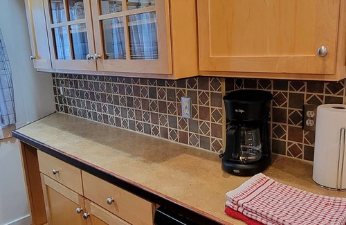 Overlook House | Centrally Located in North Portland minutes from everything