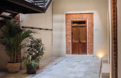 Cuauhtemoc Apartment | Centrally- Located Loft in Historical Building