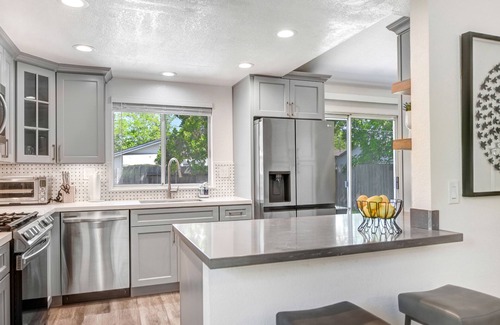 Santa Rosa House | Centrally Located Modern Wine Country Home