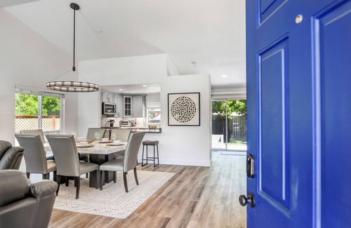 Santa Rosa House | Centrally Located Modern Wine Country Home