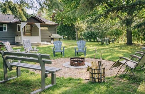 Bayfield Cottage | Centrally located spacious cottage just steps from beach and downtown!