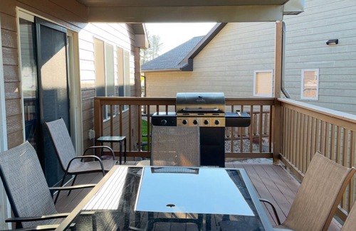Hill City House | Centrally located to all Black Hills attractions! Best views of Hill City.