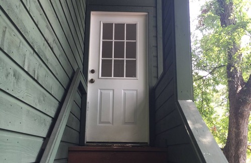 Cherrywood Apartment | Centrally Located Treehouse Studio Apt