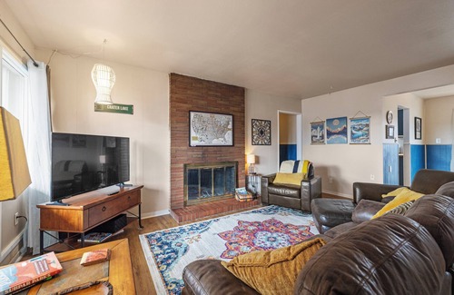 Altamont House | Centrally Located, 4-bedroom house with WiFi, KFalls