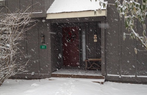 White Haven House | Centrally Located To All The Best The Poconos Has To Offer!